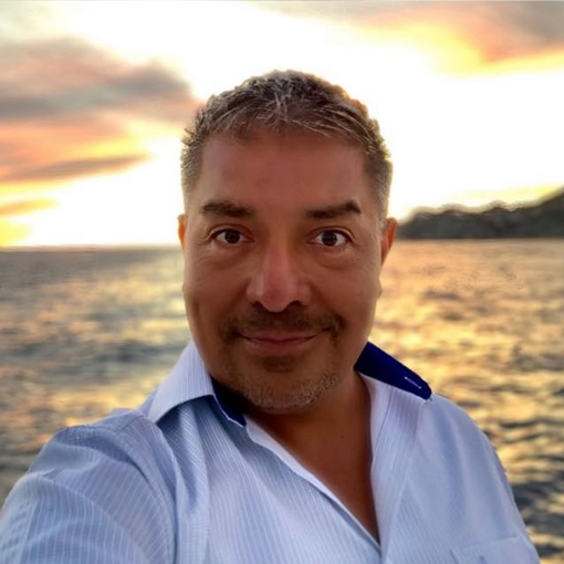 Roberto Castillo, asesor inmobiliario en Los Cabos
